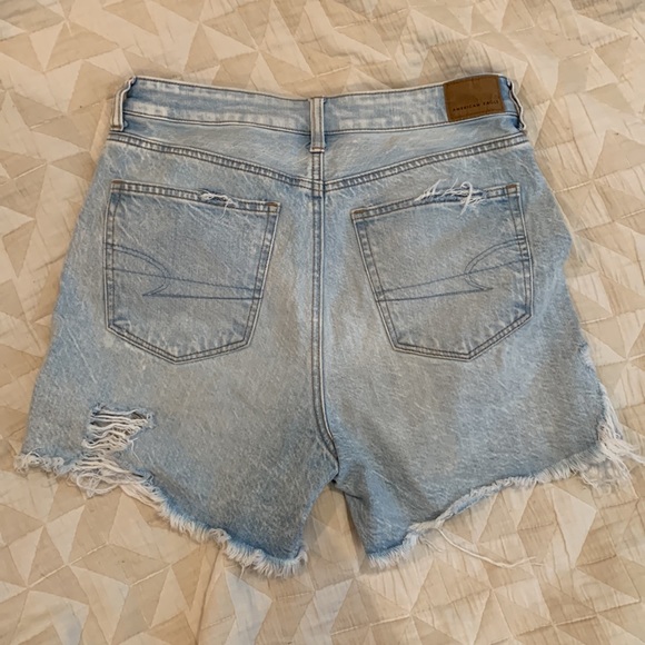 American Eagle Light Wash Mom Shorts - Picture 3 of 3